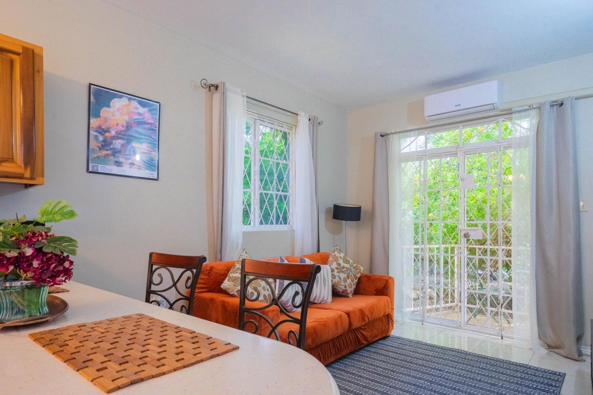 Musgrave Annex- Comfy 1 Bedroom Apartment On The Ground Floor Kingston Dış mekan fotoğraf