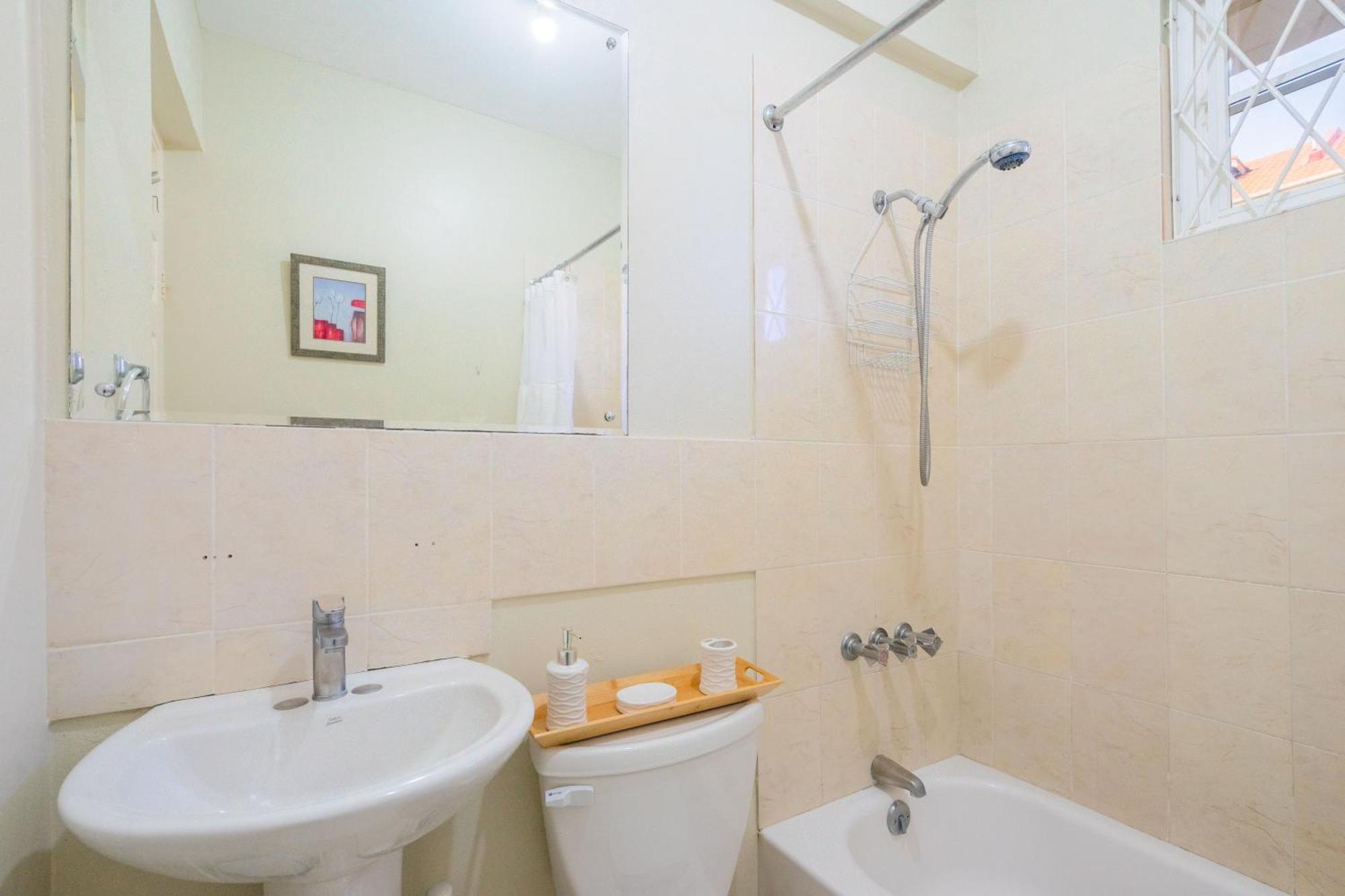 Musgrave Annex- Comfy 1 Bedroom Apartment On The Ground Floor Kingston Dış mekan fotoğraf